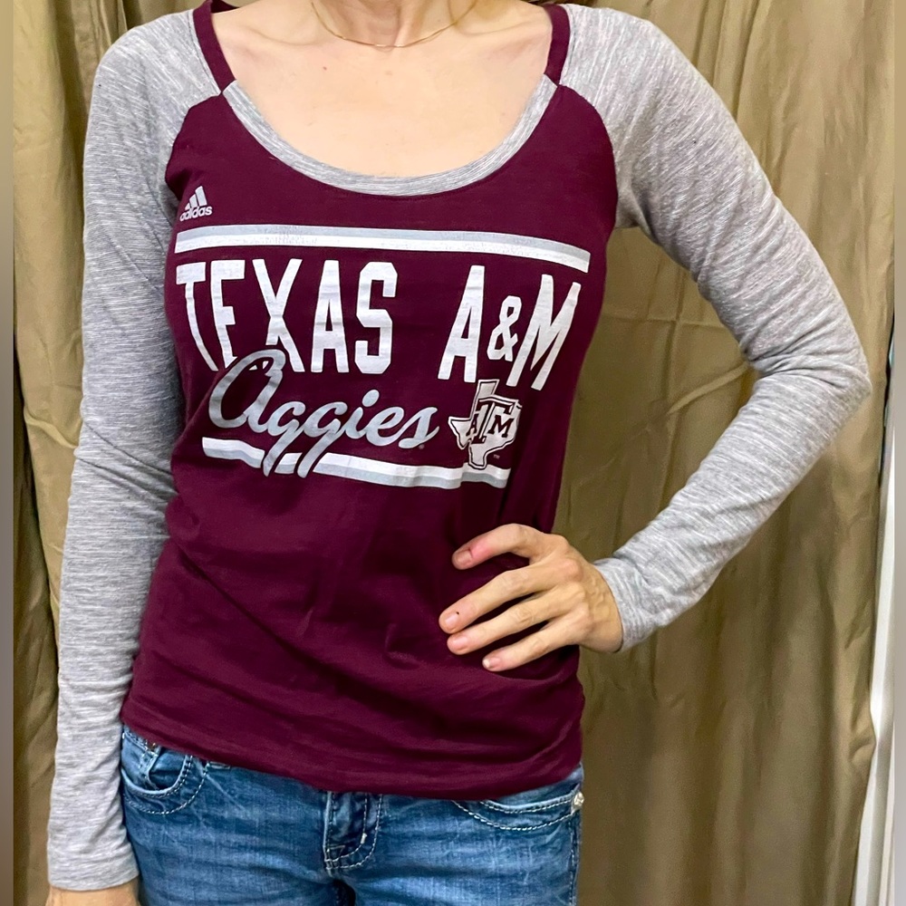 Texas A&M long-sleeve women’s size S, scoop-neck tee. RARELY WORN!